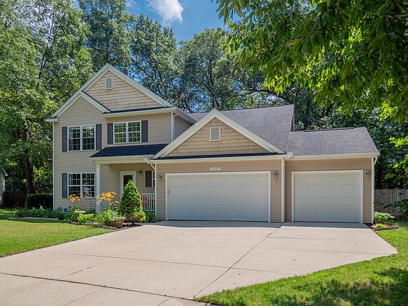 2nd image of 4785 Salzburg Cir
