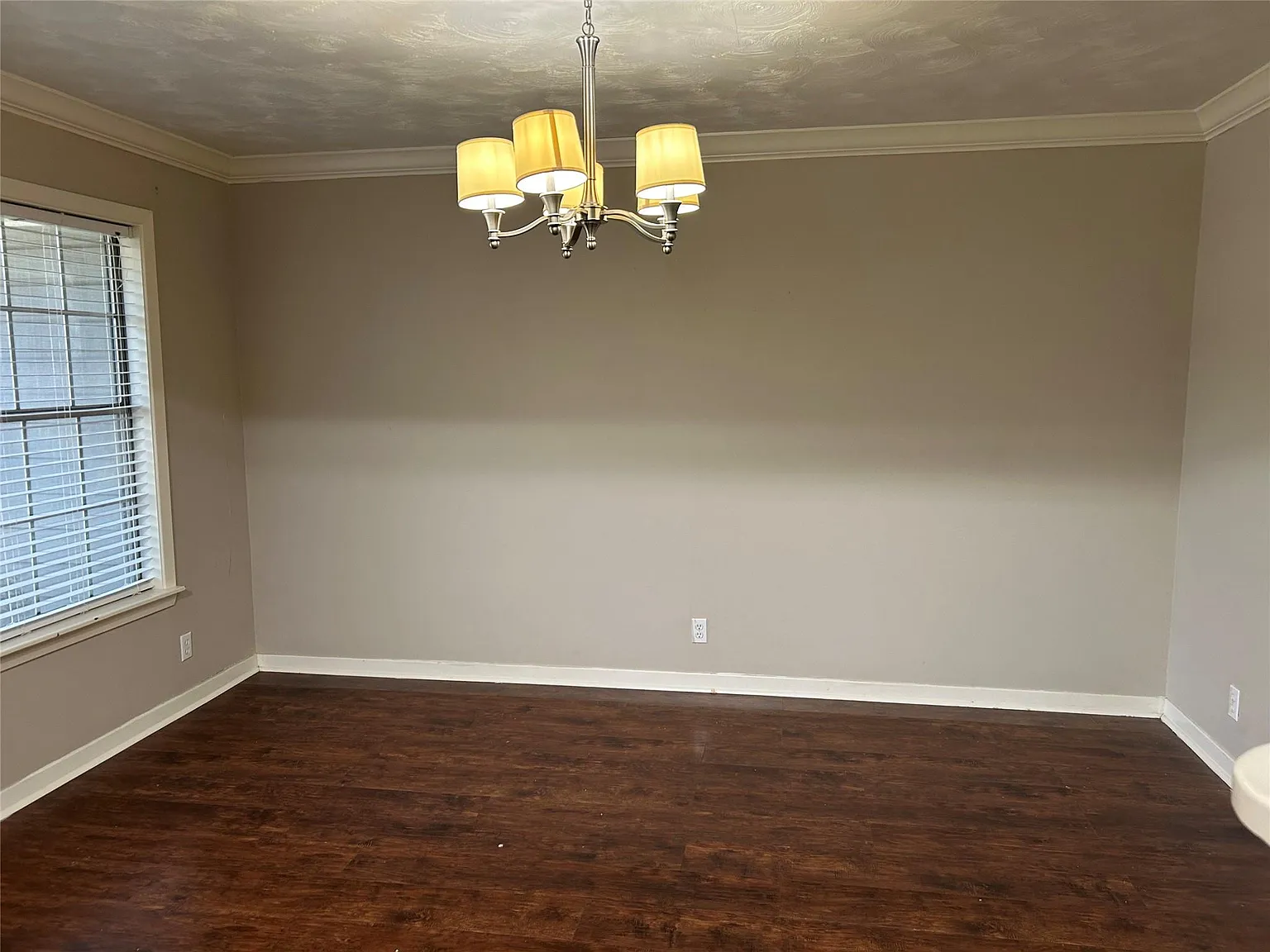 3 bed, 2.0 bath, 1718 sqft, $1,850 — Photo 4
