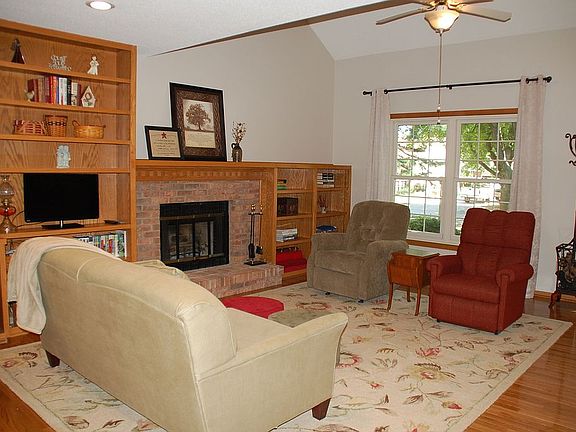 5th image of 5413 Woodland Ave