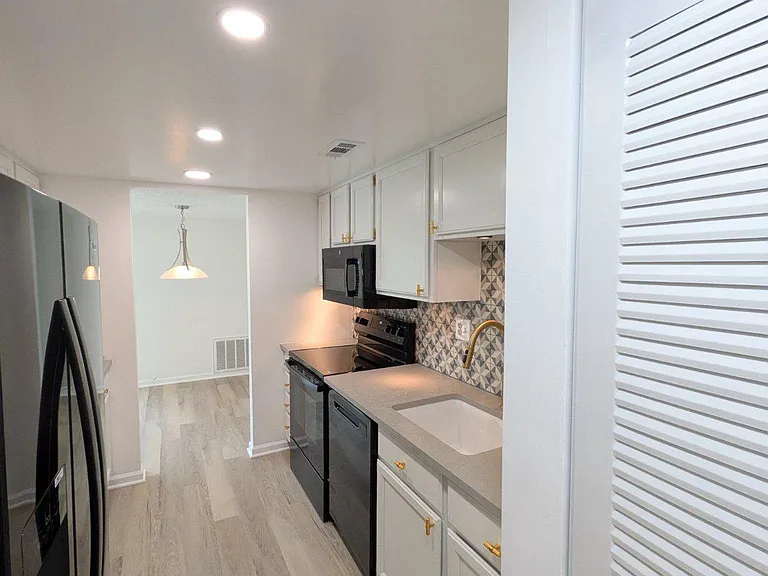 34 Hermitage Dr #34 — Photo 15