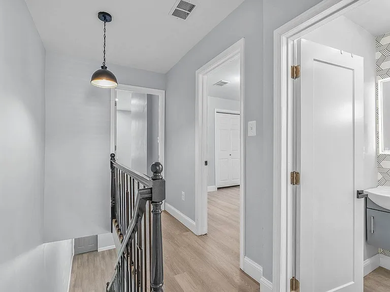 1521 S 19th St — Photo 26