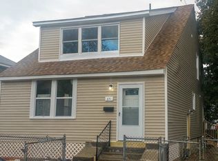 85 Rochelle St, Springfield, MA 01109