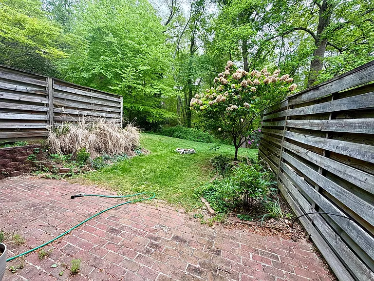 107 Georgetown Grn — Photo 39