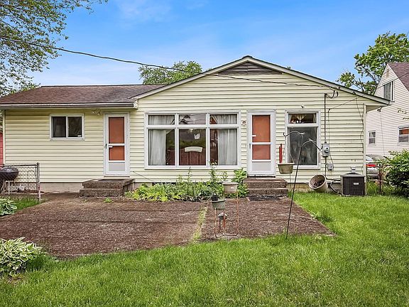 2nd image of 1408 Avenue Dr