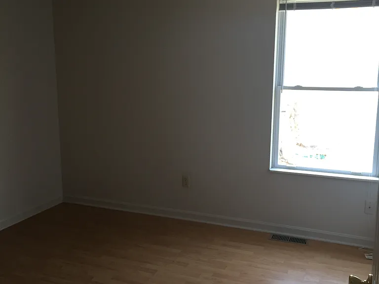 1299 Crescent Ct — Photo 11
