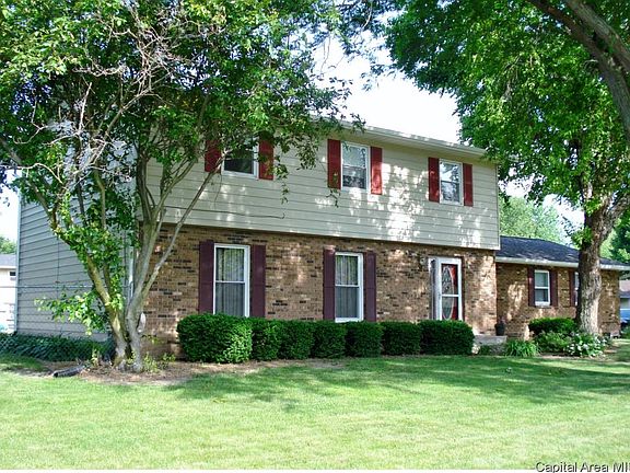 3rd image of 1053 Woodbine Cir W