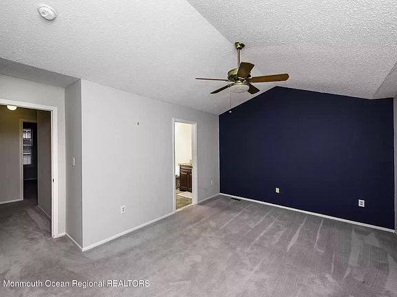 5th image of 64 Cohasset Ct #106
