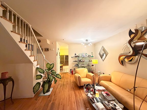 2nd image of 16 Cobblers Ln