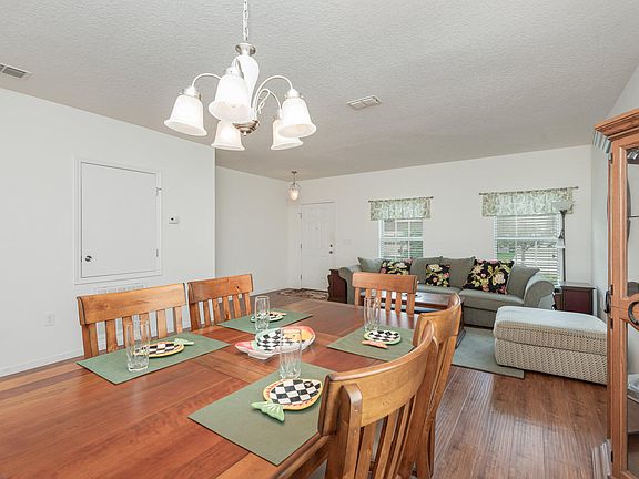 5th image of 462 Hollow Glen Dr