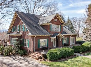 609 W Union St, Morganton, NC 28655