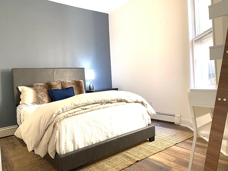 2428 Cambreleng Ave — Photo 9