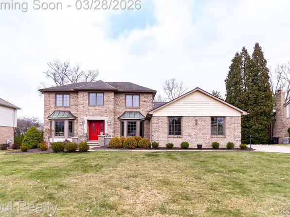 19760 Sussex Ave, Livonia, MI 48152