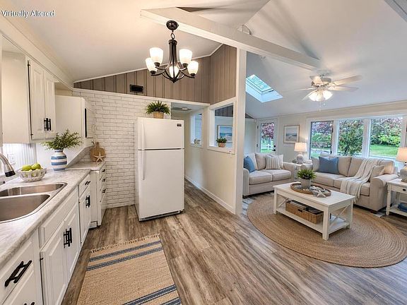 5th image of 216 Cranberry Lane