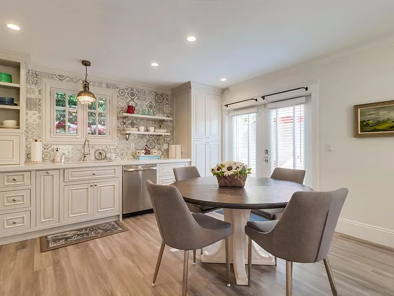 961 G Ave #B — Photo 1