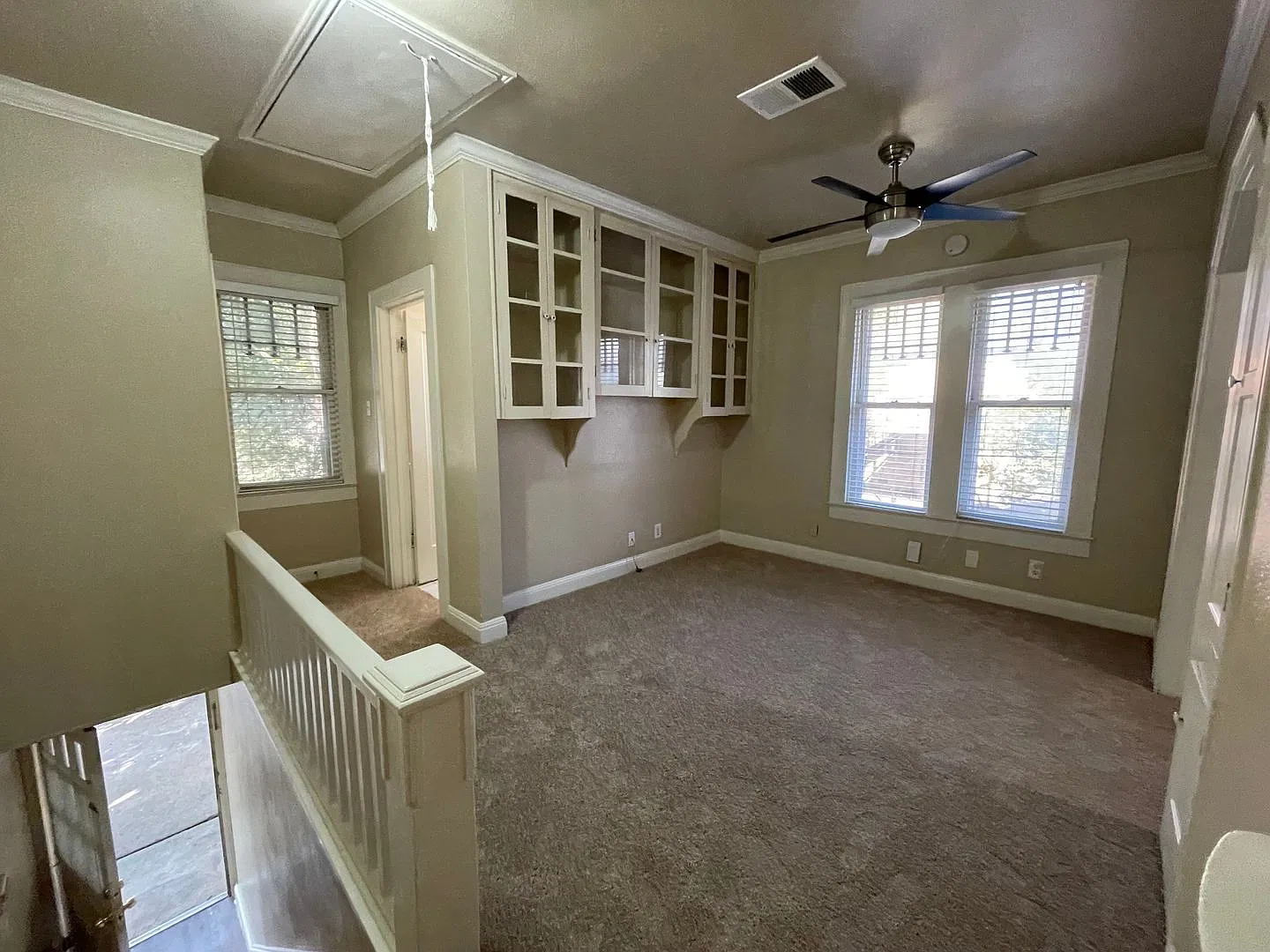 2bed/1bath Duplex — Photo 3
