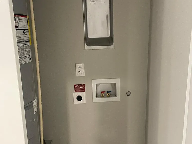 Washroom (Stackable Unit)