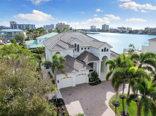 360 Lagoon Ave, Naples, FL 34108