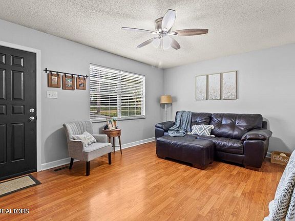 5th image of 1700 Sundrop Dr