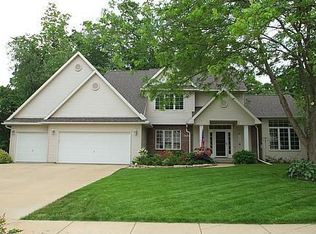 4907 Olde Mill Ct NE, Cedar Rapids, IA 52411