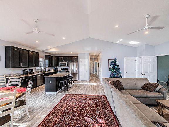 5th image of 220 Little Lake Village Dr