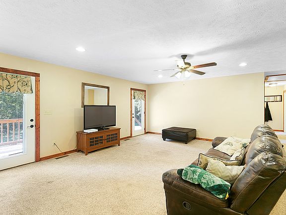4th image of 1789 Reedy Creek Rd