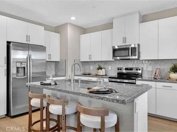 36600 Frangipani Dr, Winchester, CA 92596