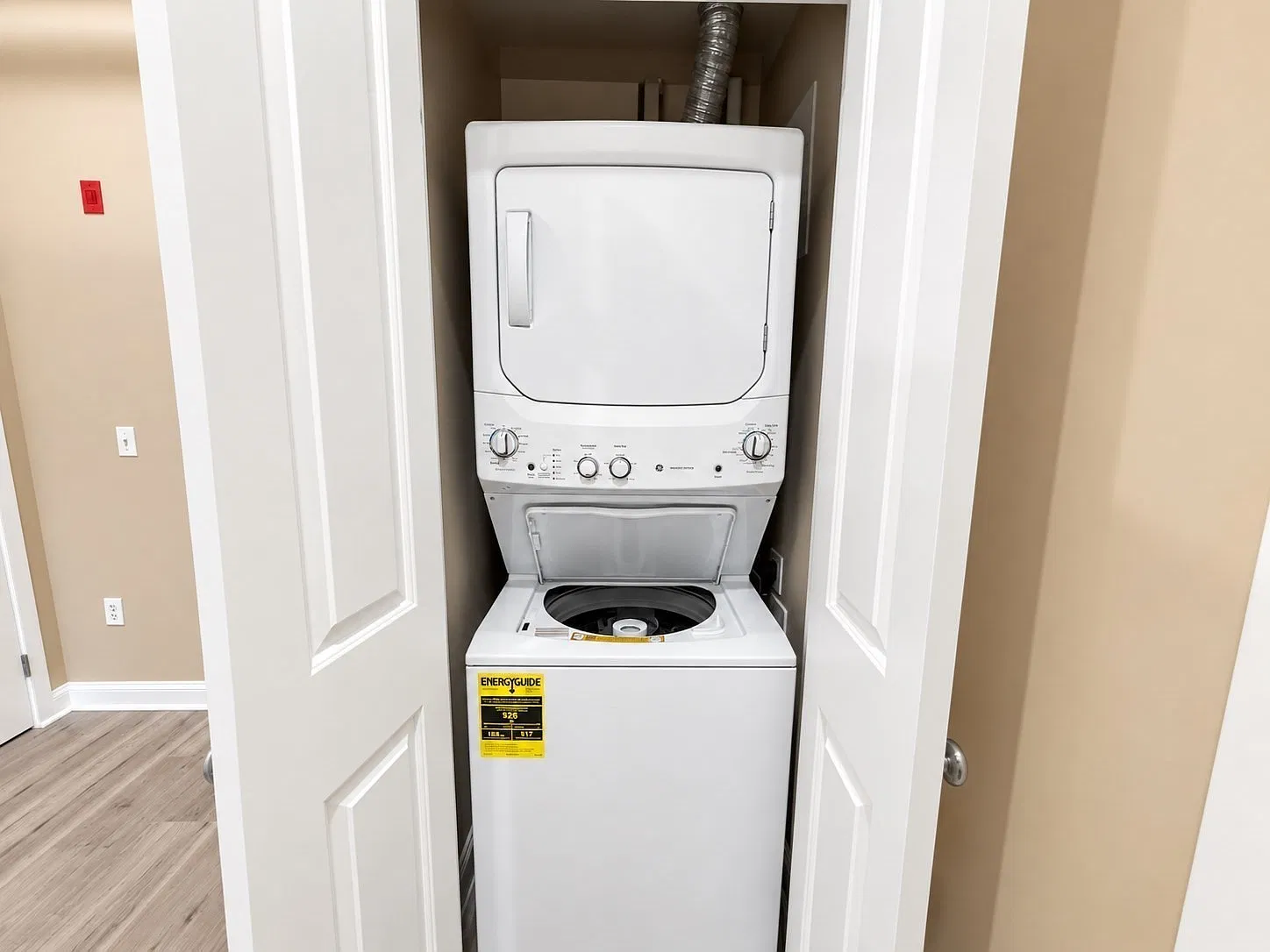 1 bed, 1.0 bath, 831 sqft, $1,800 — Photo 4