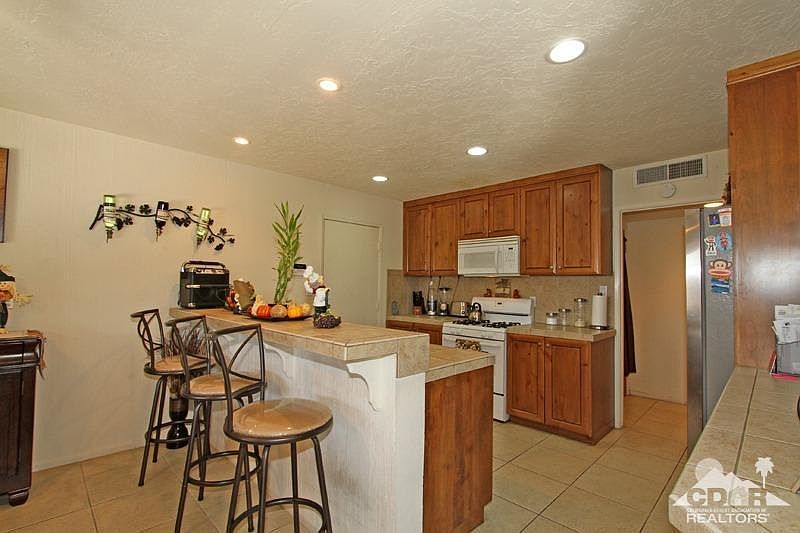 1st image of 81195 Helen Ave