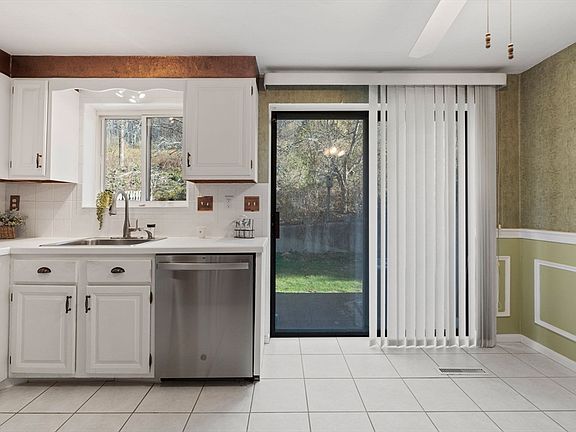 4th image of 432 Farrwood Dr #432