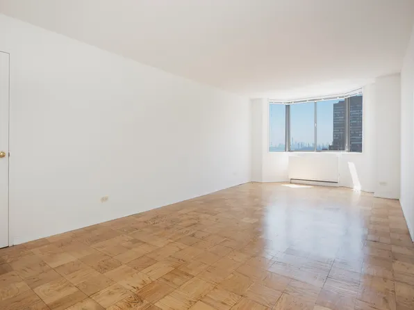 429 East 52nd Street 11G image 2 of 22
