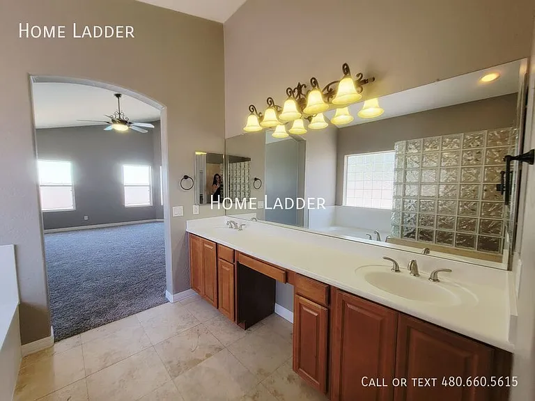9030 S 10th Dr — Photo 23