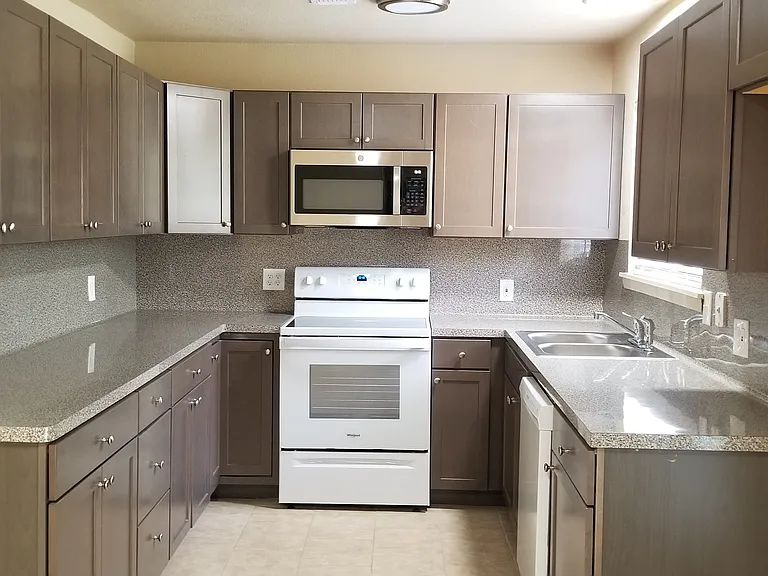 209 St Clair kitchen_12232021