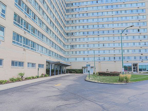 3rd image of 8900 E Jefferson Ave #1130-1131