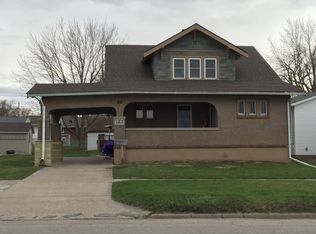 123 W 3rd St, Carroll, IA 51401