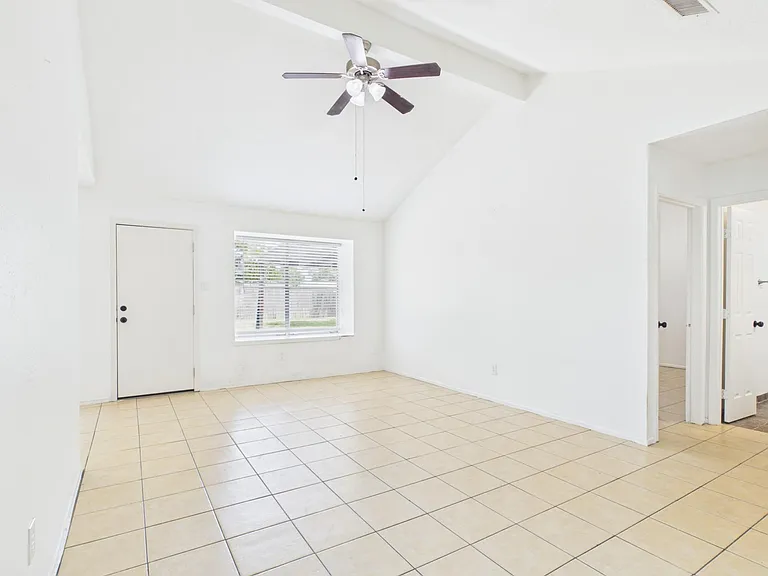 9918 Peachridge Dr — Photo 4