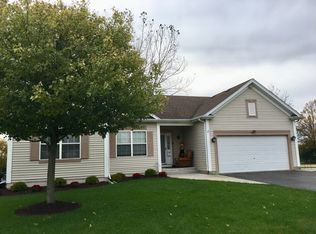 631 Ridgewood Dr, Cary, IL 60013