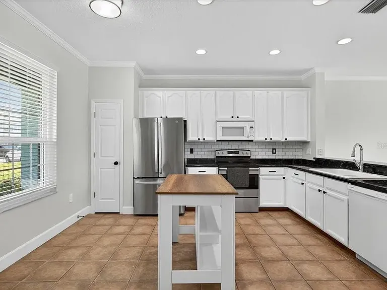 11607 Colony Lake Dr — Photo 6