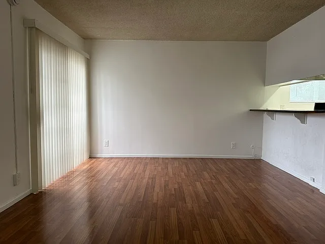 1762 Tamarind Ave #301 — Photo 1