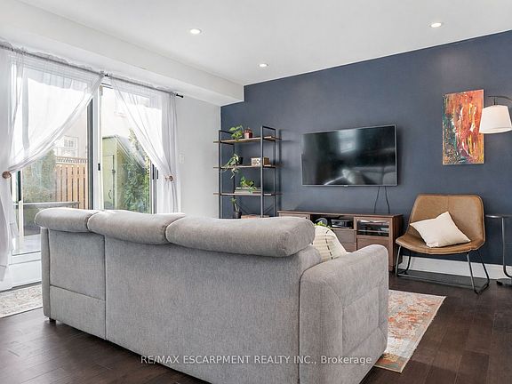 5th image of 469 Claridge Rd #5
