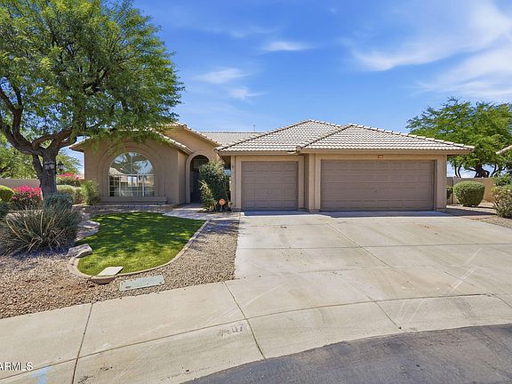 5th image of 2407 N 132ND Avenue