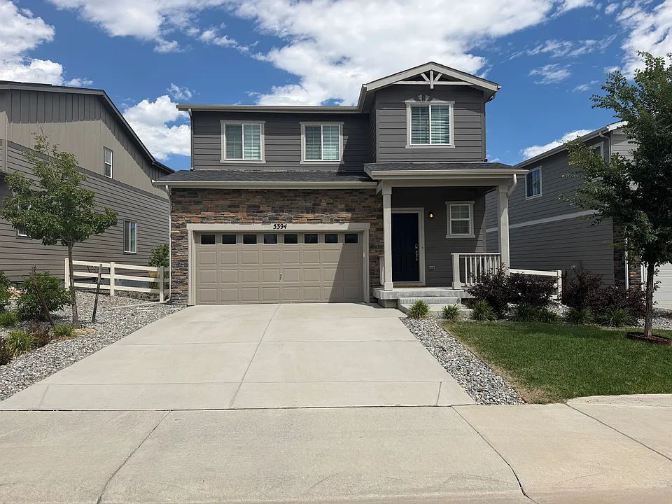 5394 Blue Lunar Ln