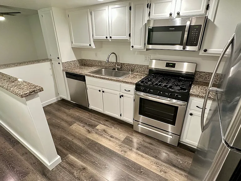 Parkview Apartments — Photo 40