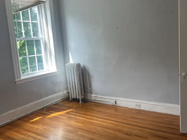 10 Lothian Rd, Brighton, MA