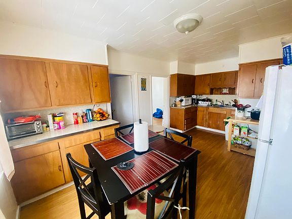 3rd image of 47 Eldridge St Floor 1