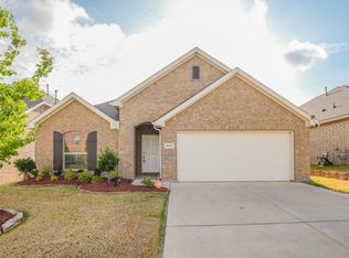 8433 Grand Oak Rd, Fort Worth, TX 76123