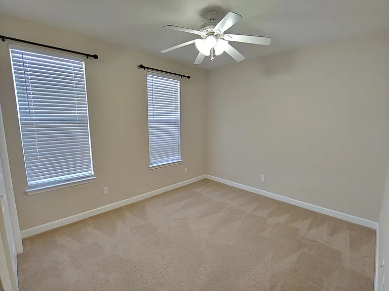 4258 Raleigh Way — Photo 17