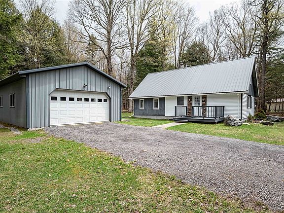 3rd image of 11068 Lake Julia Rd