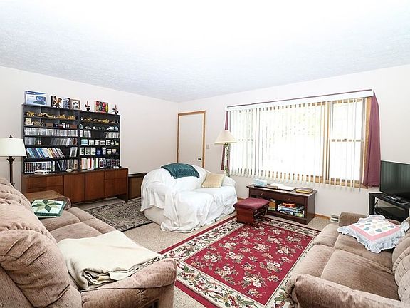 2nd image of 1904 Cher Ct