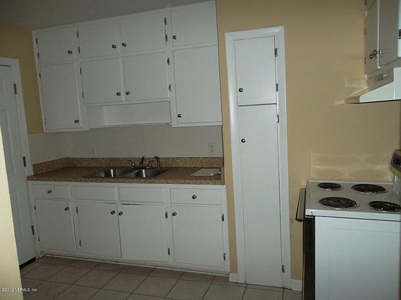 2nd image of 1204 Denaud St