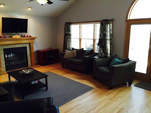 3rd image of 25 Westend Ave